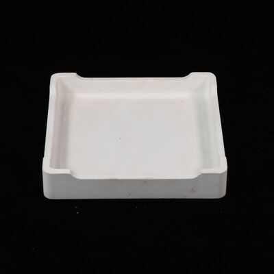 Chén chịu lửa bề mặt nhẵn đảm bảo độ bền lâu dài, thích hợp cho môi trường nung chảy thủy tinh và nung gốm.