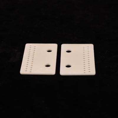 8.9 X 10-6/K Độ giãn nở nhiệt của Gốm nhôm oxit cho các ứng dụng bền và chắc chắn