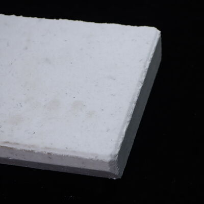 Khả năng chống sốc nhiệt tốt Corundum Cửa sổ lò sưởi có tính năng chống nhiệt độ lên đến 1700 ° C Và độ dày tùy chỉnh cho đồ nội thất lò