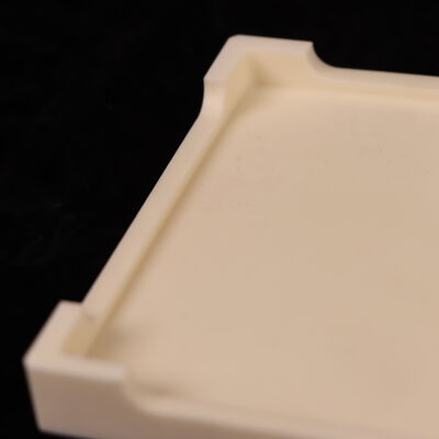 Tỷ lệ Poisson 0.25 Khay gốm nhôm oxit  Với độ bền điện môi từ 18 đến 20 KV trên milimet và độ bền uốn từ 200 đến 400 MPa