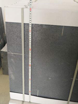 Tấm lót lò nung silicon carbide đen được thiết kế riêng cho hoạt động nung lò, mang lại sự ổn định nhiệt và chống mài mòn