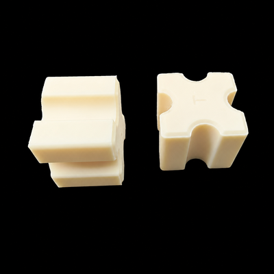 Sức mạnh nén vượt quá 3000 MPa Alumina gốm cung cấp độ cứng tuyệt vời và ổn định nhiệt cho kỹ thuật