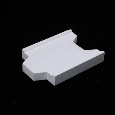 Độ bền uốn 45 MPa Tấm lót lò gốm Corundum Giải pháp hoàn hảo cho việc nung lò