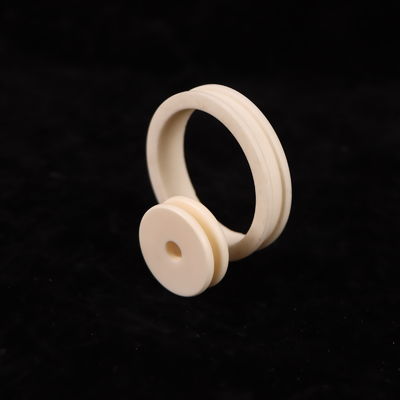 Độ bền nén 3000 MPa Gốm nhôm oxit cho Hằng số điện môi cao 9.6 Độ cứng 9 Mohs