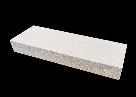 Khối lượng riêng từ 0.6 đến 1 gram trên centimet khối Gạch chịu lửa cung cấp khả năng chịu nhiệt độ cao vượt trội cho các ứng dụng nặng