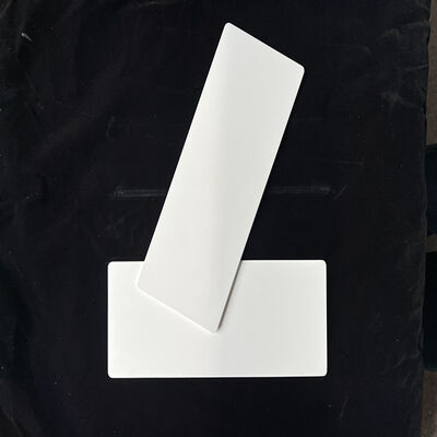 Độ dẫn nhiệt 25 đến 35 W mỗi mK Vật liệu gốm nhôm được thiết kế để cách điện và quản lý nhiệt