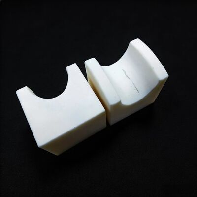 Youngs Modulus 200 đến 400 GPa Alumina gốm cung cấp độ bền dielectric 18 đến 20 KVmm cho các thành phần bền cao