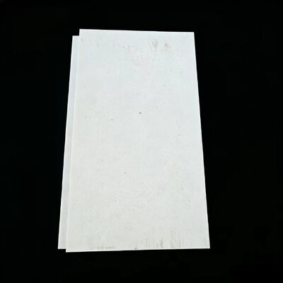 Đồ gạch lửa nhiệt độ cao Corundum cung cấp khả năng chống nhiệt độ cao và ổn định trong điều kiện nhiệt độ cực đoan